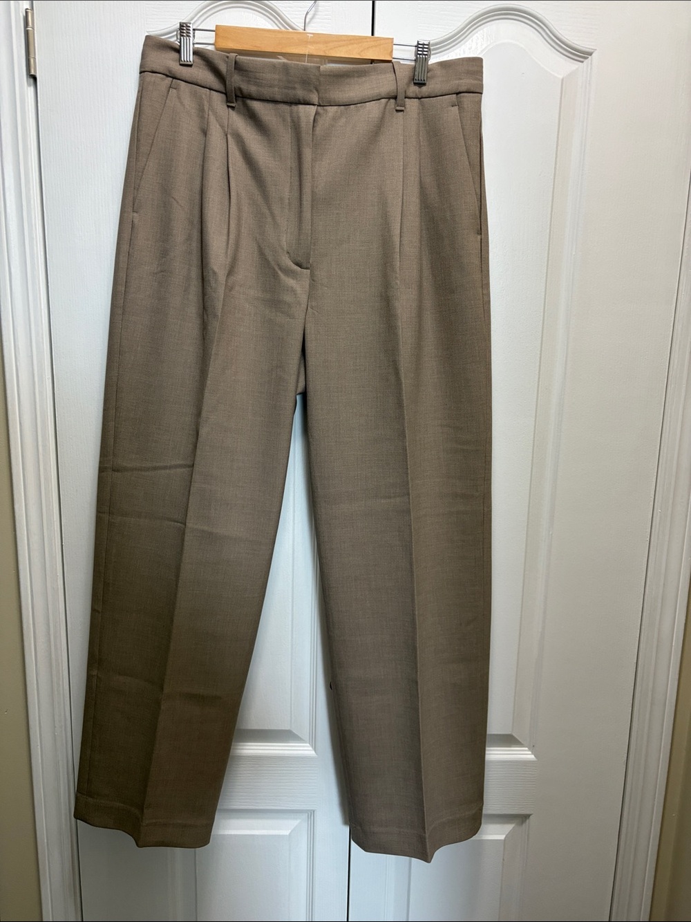 Aritzia Effortless Pants - (RE)SSENTIAL fabric - Heather Nomad Taupe - Size 16